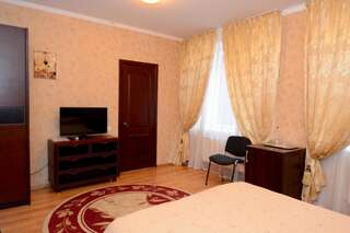 Отель Ника Черноморск Стандартный двухместный номер с 1 кроватью-11
